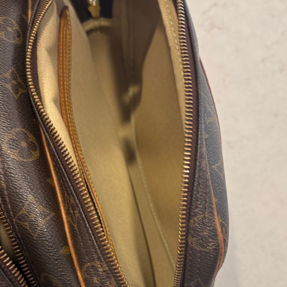 ***SOLD*** Vintage Louis Vuitton Monogram Brown Vintage Reporter Bag w/COA - Picture 9 of 10